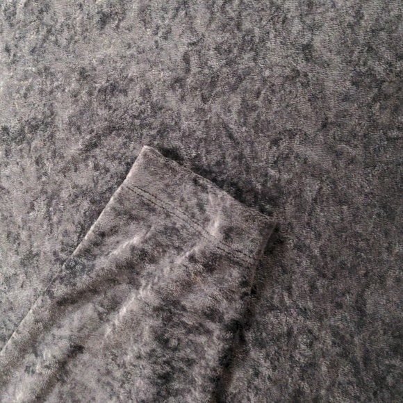 We The Free Milan Gray Crushed Velvet Top Size Medium - Picture 7 of 9